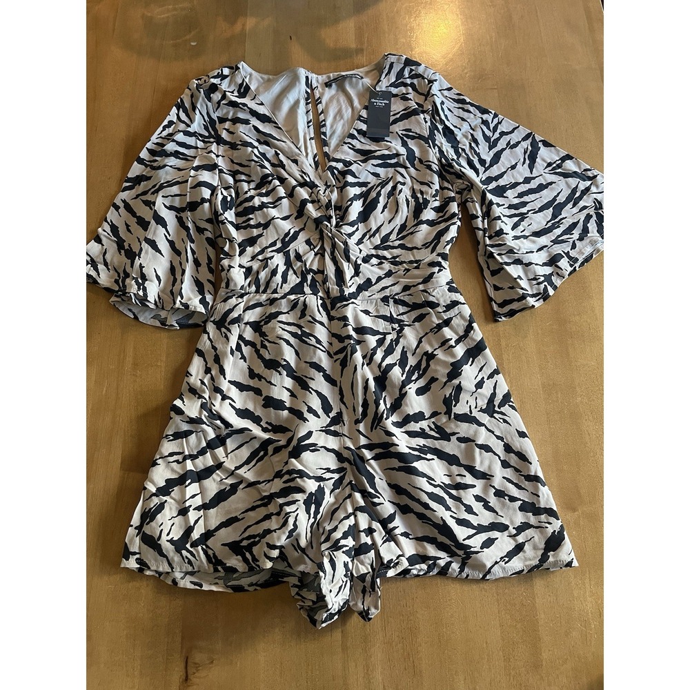 NEW Abercrombie & Fitch Women's Zebra Print Twist‎ Front Romper Size S Small